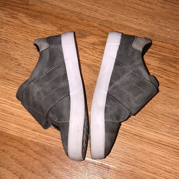 Cat & Jack Shoes - Picture 2 of 4